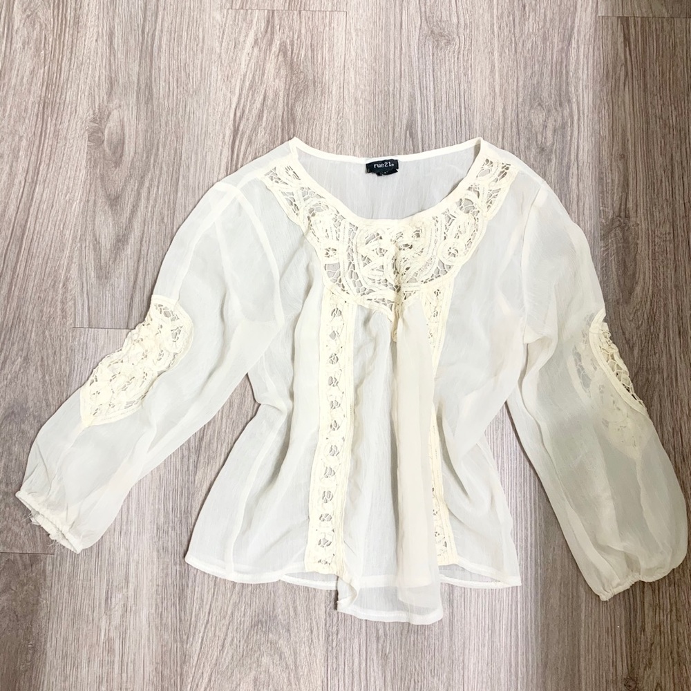 Rue21 ivory chiffon top with lace M